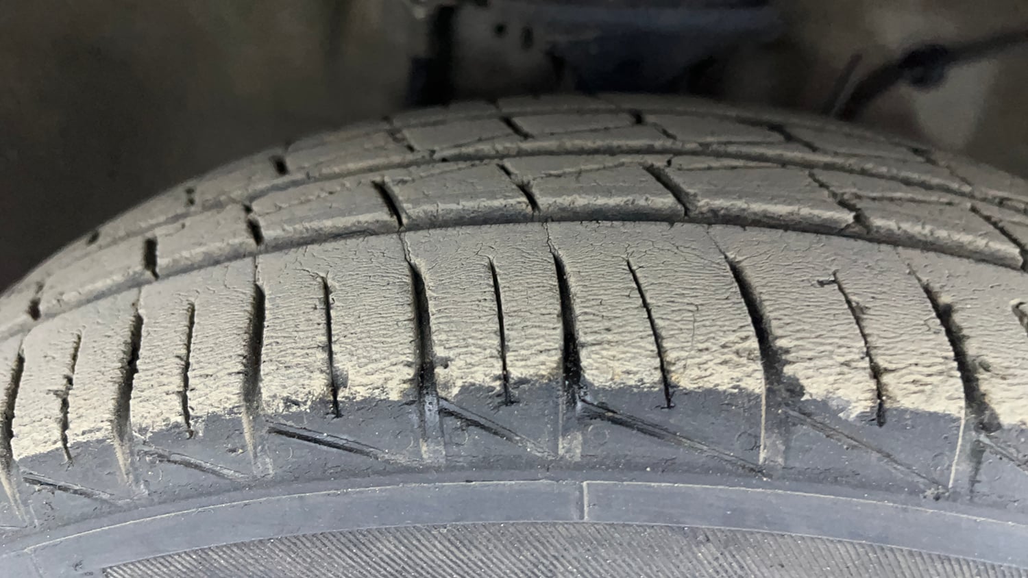 Used 2021 Maruti Suzuki Alto 800 LXi Petrol Manual tyres RIGHT FRONT TYRE TREAD VIEW