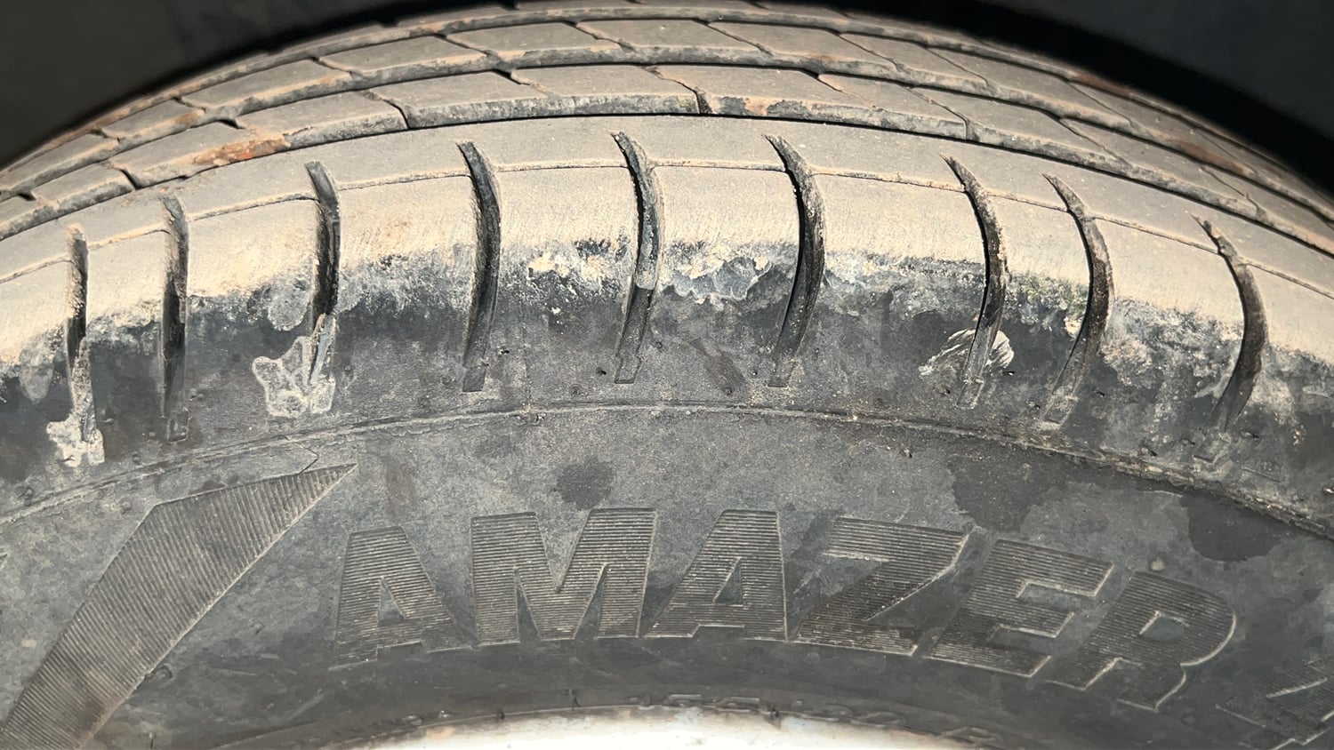 Used 2018 Renault Kwid RXT (O) 1.0 SCE Edition Petrol Manual tyres RIGHT FRONT TYRE TREAD VIEW
