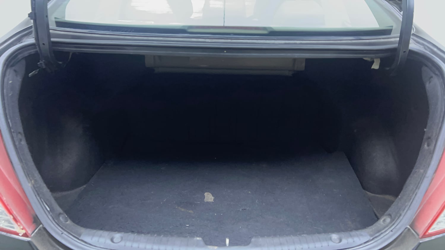 Used 2013 Hyundai Verna Fluidic 1.6 VTVT SX Petrol Manual interior DICKY INSIDE VIEW