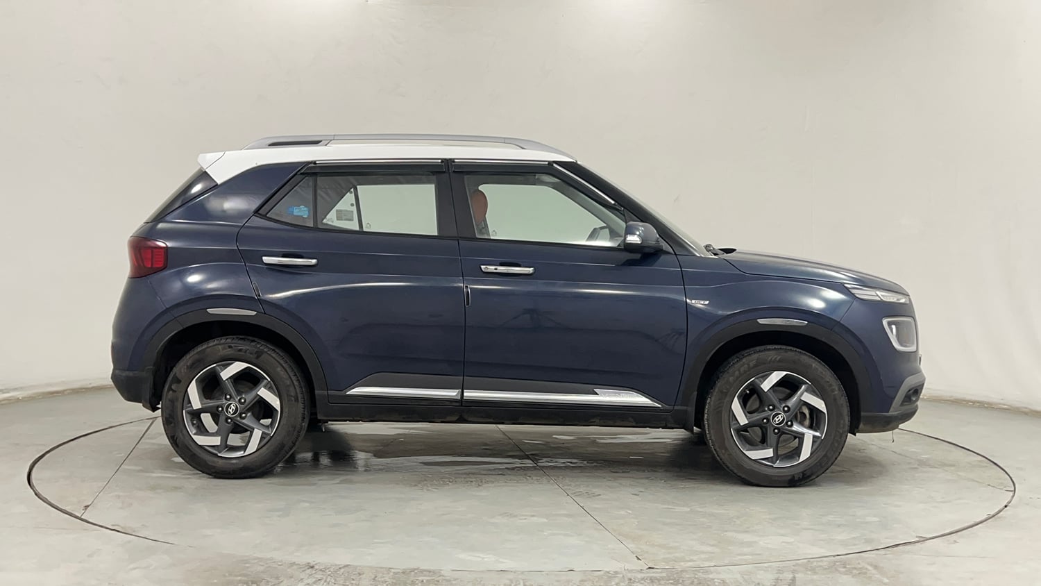 Used 2021 Hyundai Venue SX Plus 1.0 Turbo DCT Petrol Automatic exterior RIGHT SIDE VIEW
