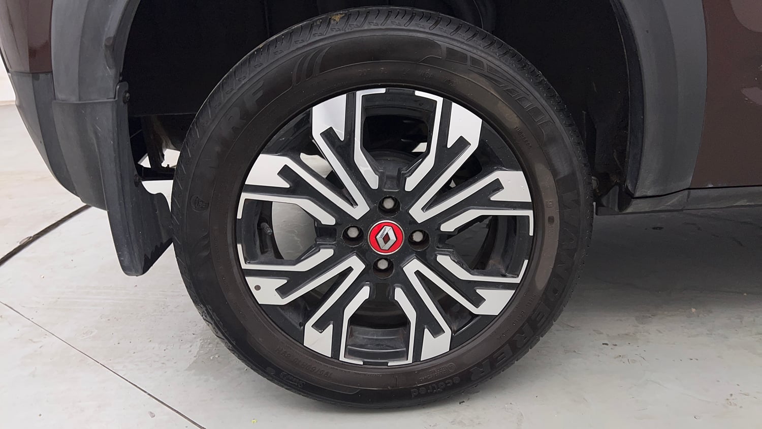 Used 2023 Renault Kiger RXZ Turbo CVT Petrol Automatic tyres RIGHT REAR TYRE RIM VIEW