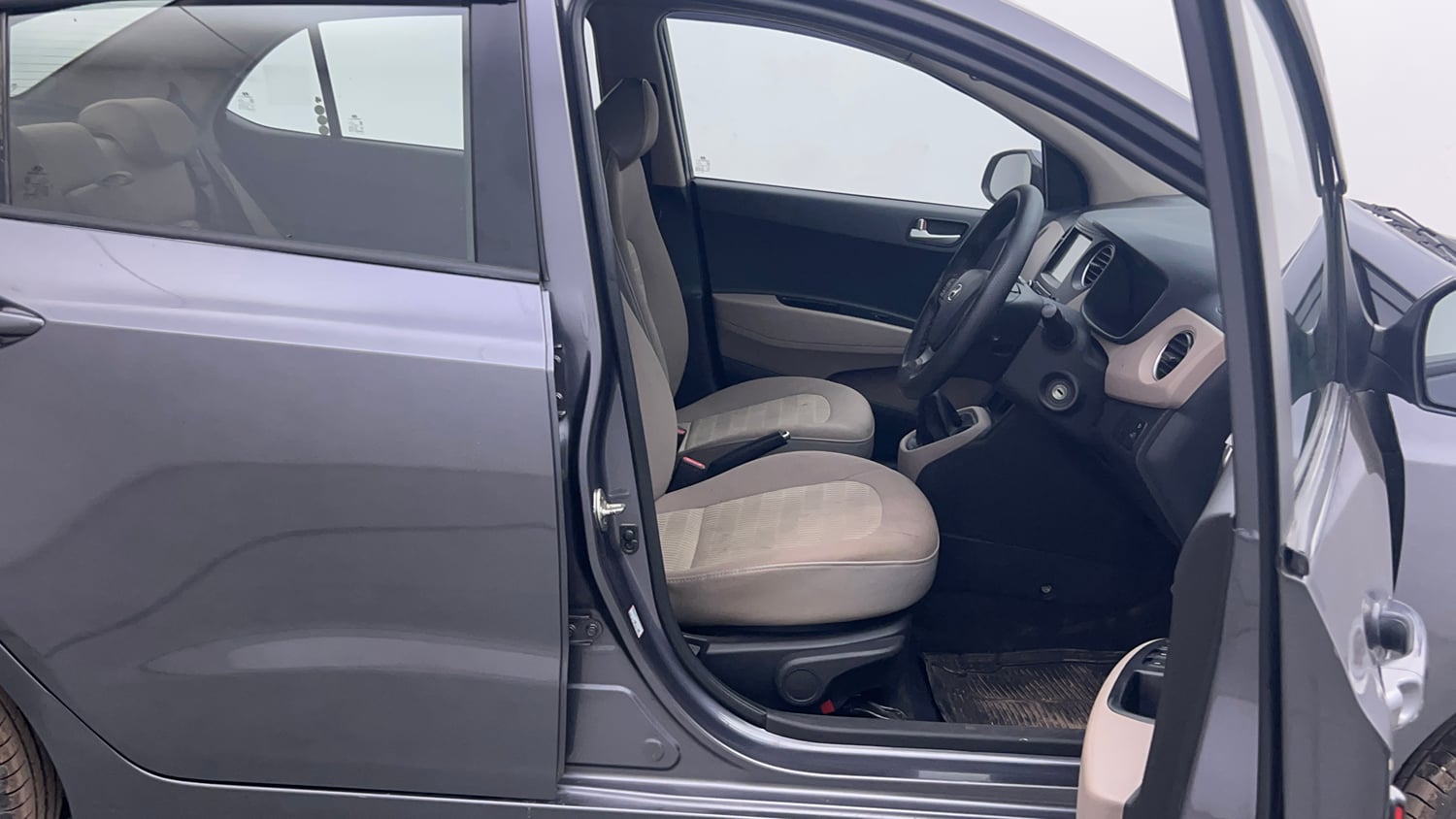 Used 2019 Hyundai Xcent SX Petrol Manual interior RIGHT SIDE FRONT DOOR CABIN VIEW