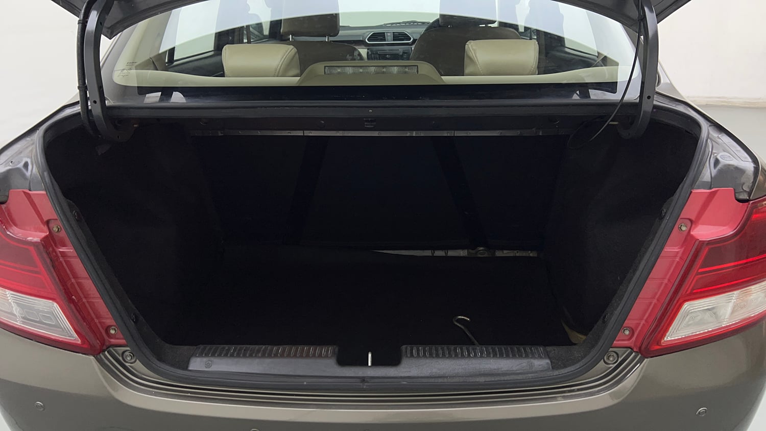 Used 2017 Maruti Suzuki Dzire VXi AMT Petrol Automatic interior DICKY INSIDE VIEW