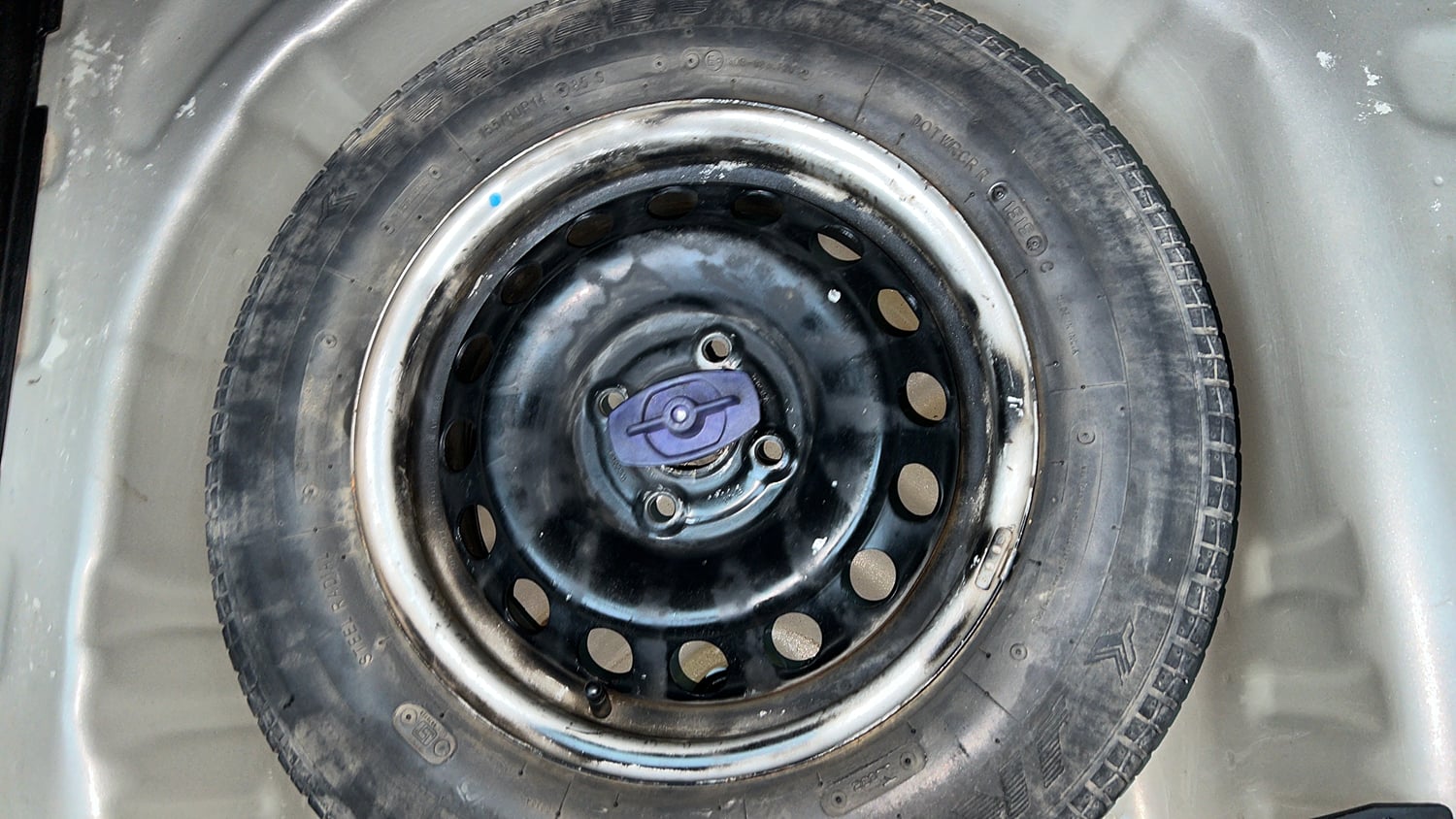 Used 2022 Maruti Suzuki Swift VXi Petrol Manual tyres SPARE TYRE VIEW
