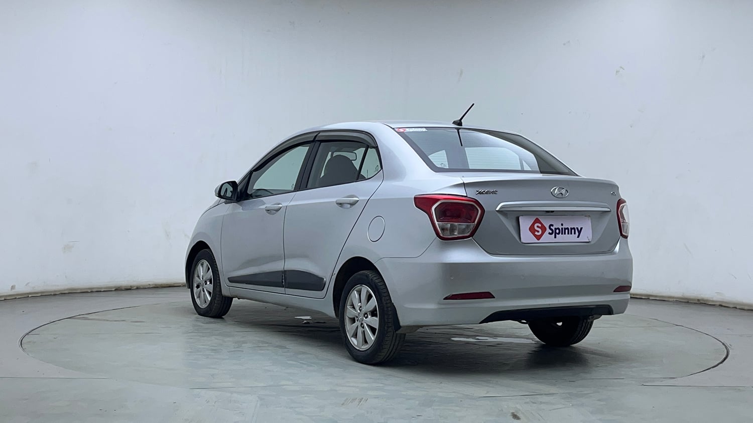 Used 2016 Hyundai Xcent SX 1.1 CRDi Diesel Manual exterior LEFT REAR CORNER VIEW