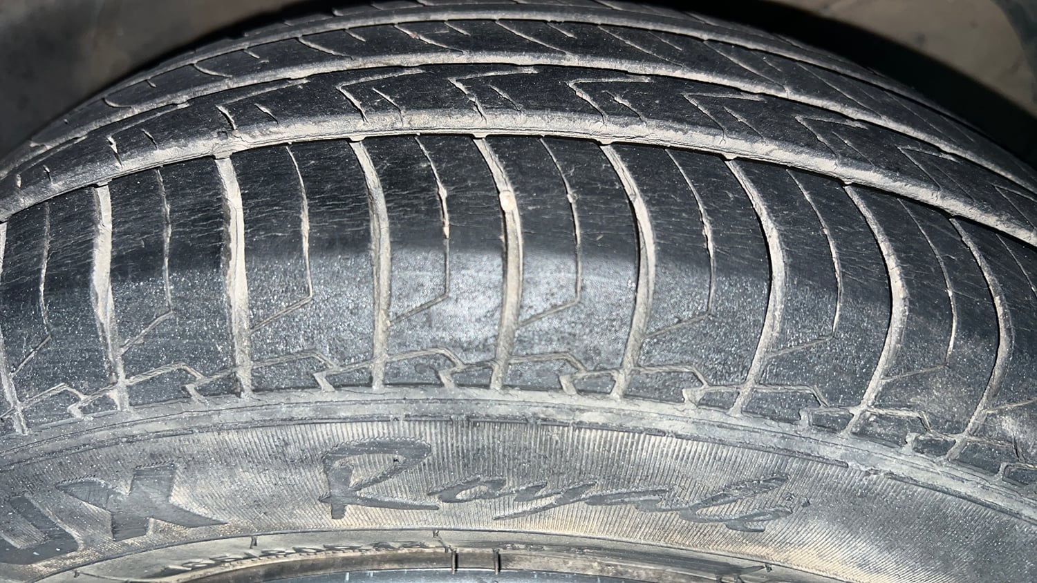 Used 2022 Maruti Suzuki Swift VXi Petrol Manual tyres RIGHT FRONT TYRE TREAD VIEW