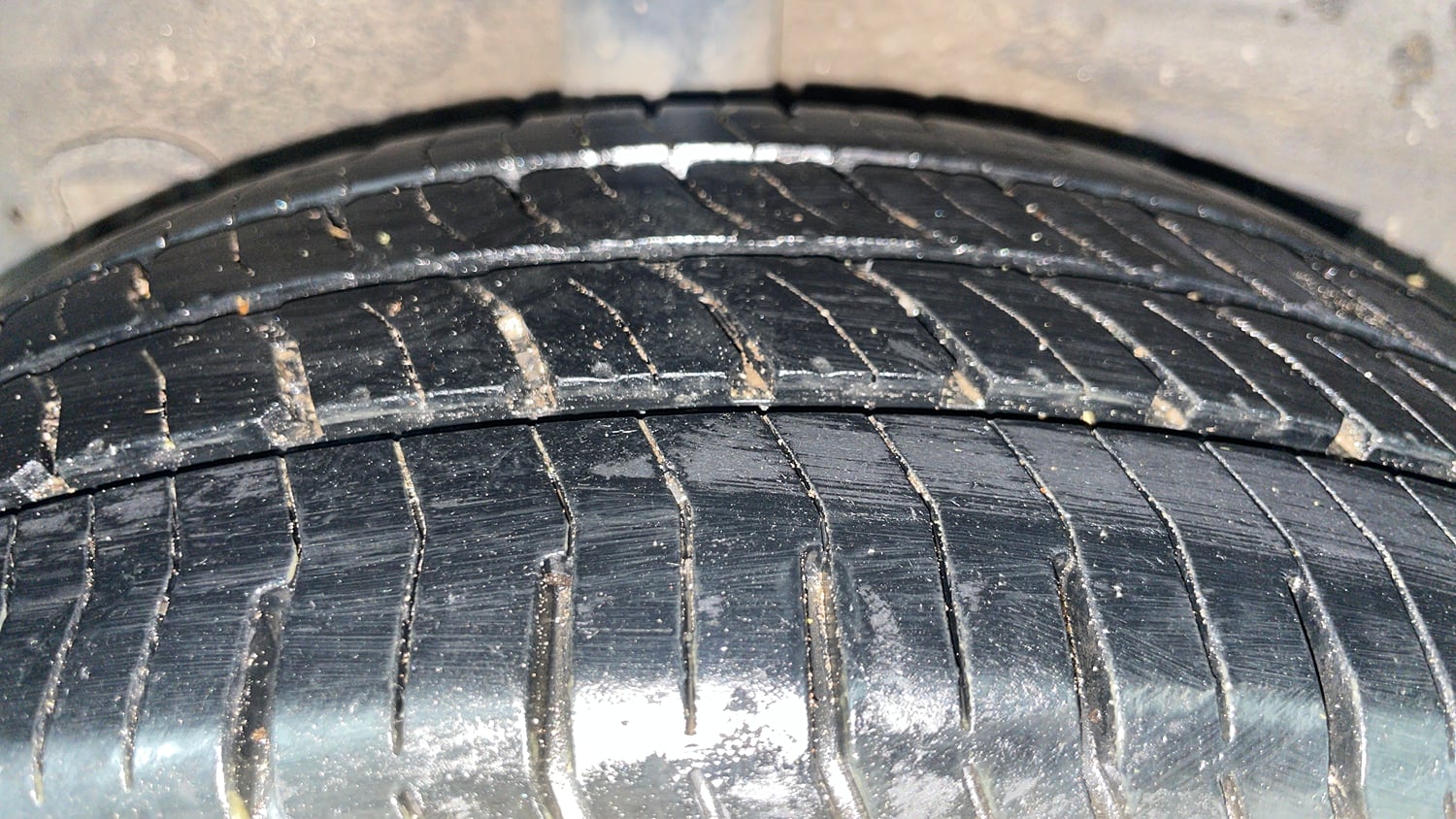 Used 2017 Hyundai Grand i10 Sportz (O) 1.2 Kappa VTVT Petrol Manual tyres RIGHT REAR TYRE TREAD VIEW
