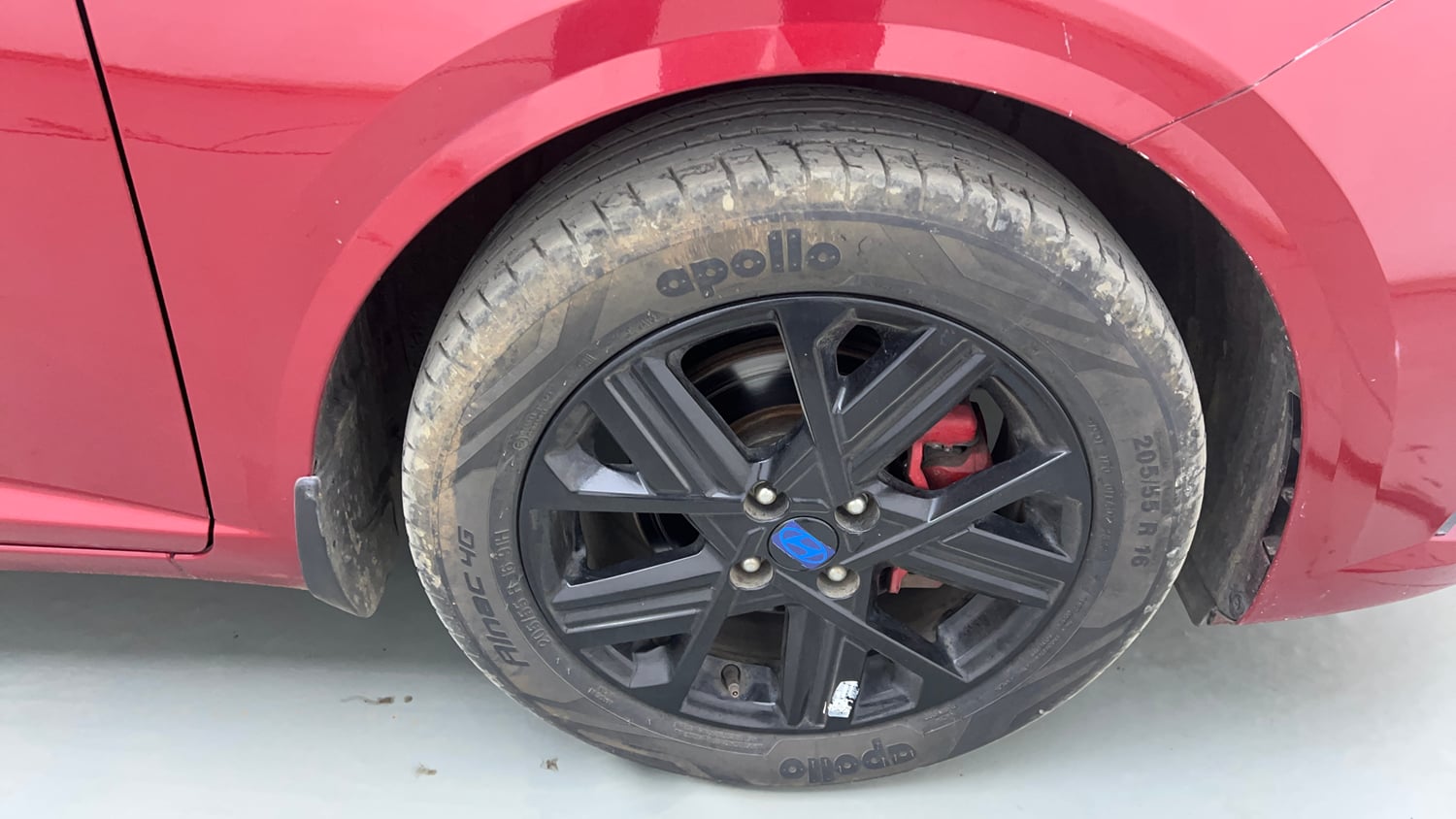Used 2023 Hyundai Verna SX (O) 1.5 Turbo Petrol DCT Petrol Automatic tyres RIGHT FRONT TYRE RIM VIEW