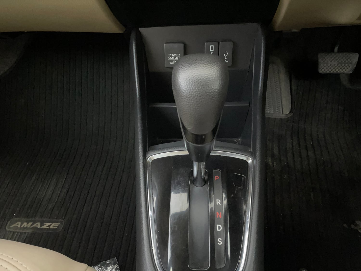Used 2020 Honda Amaze 1.2 VX CVT Petrol Petrol Automatic interior GEAR  KNOB VIEW