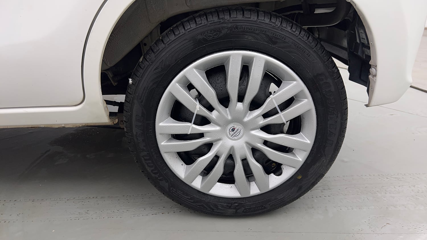 Used 2015 Maruti Suzuki Alto K10 VXi Petrol Manual tyres LEFT REAR TYRE RIM VIEW