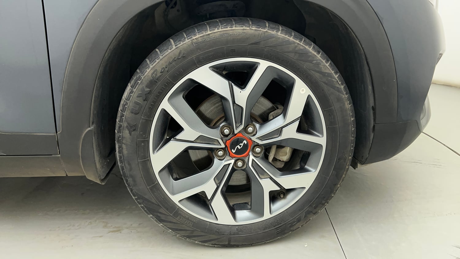 Used 2022 Kia Seltos X Line 1.4 DCT Petrol Automatic tyres RIGHT FRONT TYRE RIM VIEW