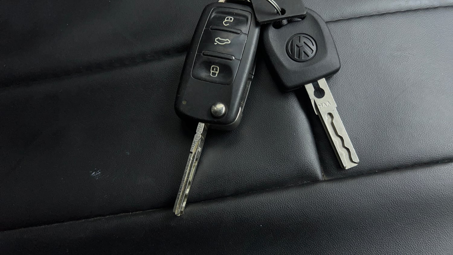 Used 2022 Volkswagen Polo Comfortline 1.0L MPI Petrol Manual extra CAR KEY VIEW