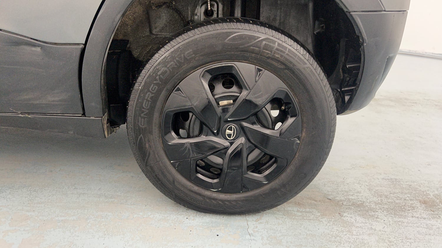 Used 2023 Tata Punch Adventure iCNG Cng Manual tyres LEFT REAR TYRE RIM VIEW