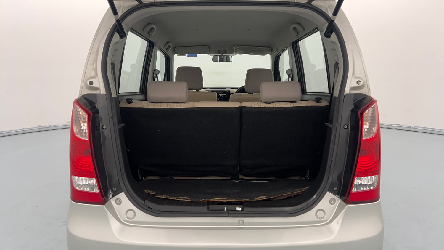 Used 2017 Maruti Suzuki Wagon R 1.0 VXI AMT Petrol Automatic interior DICKY INSIDE VIEW