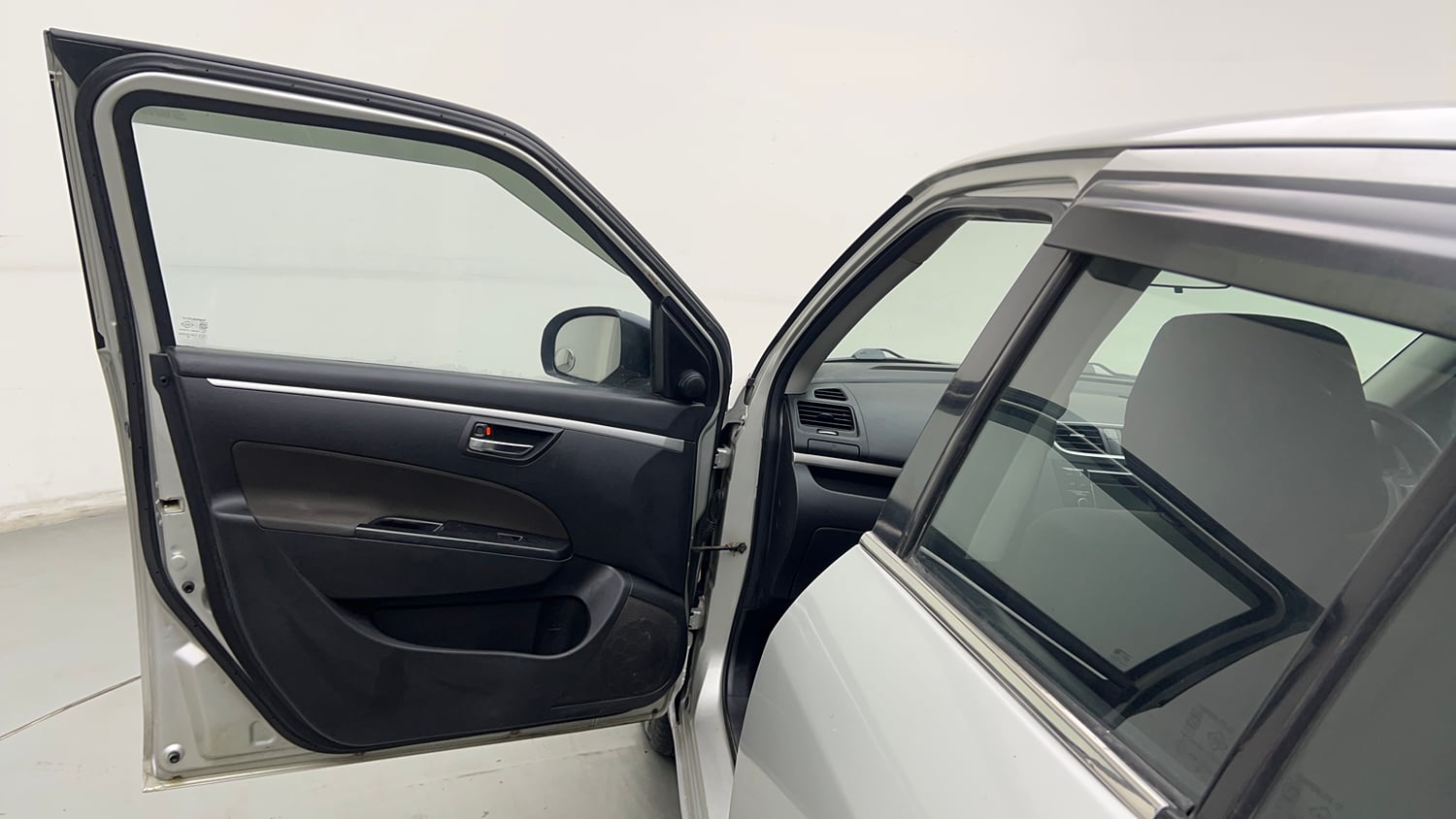 Used 2015 Maruti Suzuki Swift VXi Petrol Manual interior LEFT FRONT DOOR OPEN VIEW