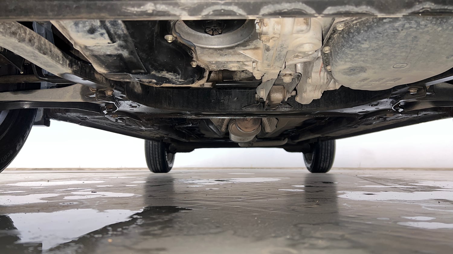 Used 2023 Renault Kiger RXZ Turbo CVT Petrol Automatic extra FRONT LEFT UNDERBODY VIEW