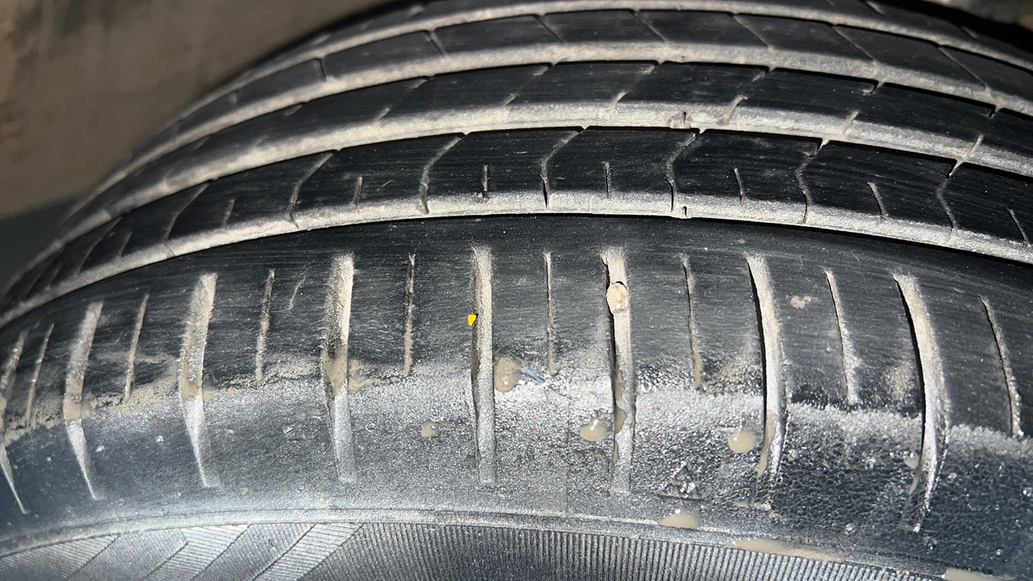 Used 2021 Maruti Suzuki Baleno Zeta Petrol Manual tyres RIGHT FRONT TYRE TREAD VIEW