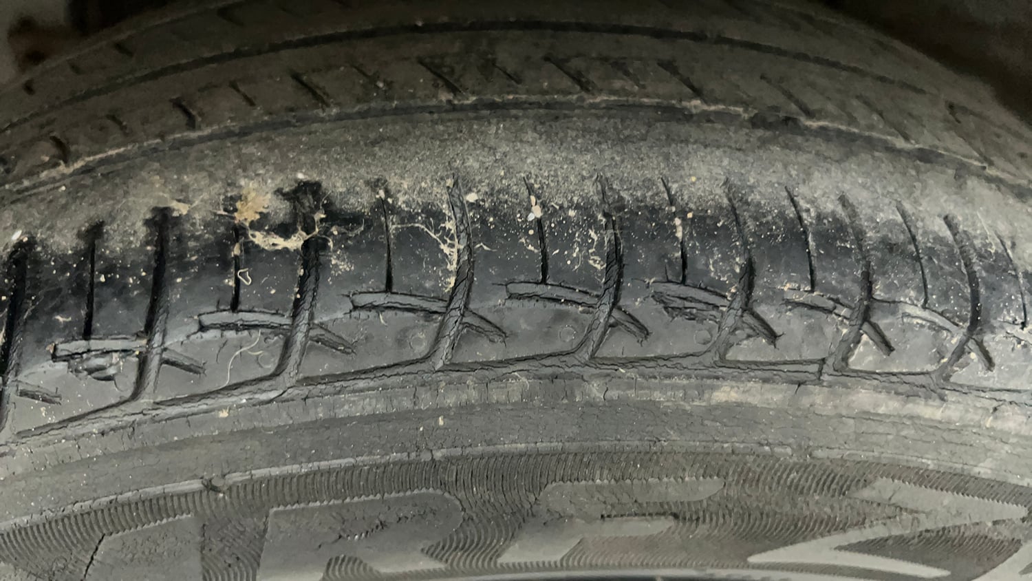 Used 2020 Hyundai Elite i20 Sportz Plus 1.2 Petrol Manual tyres RIGHT REAR TYRE TREAD VIEW