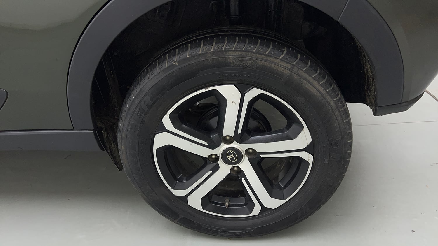 Used 2021 Tata Nexon XZA Plus Diesel Diesel Automatic tyres LEFT REAR TYRE RIM VIEW