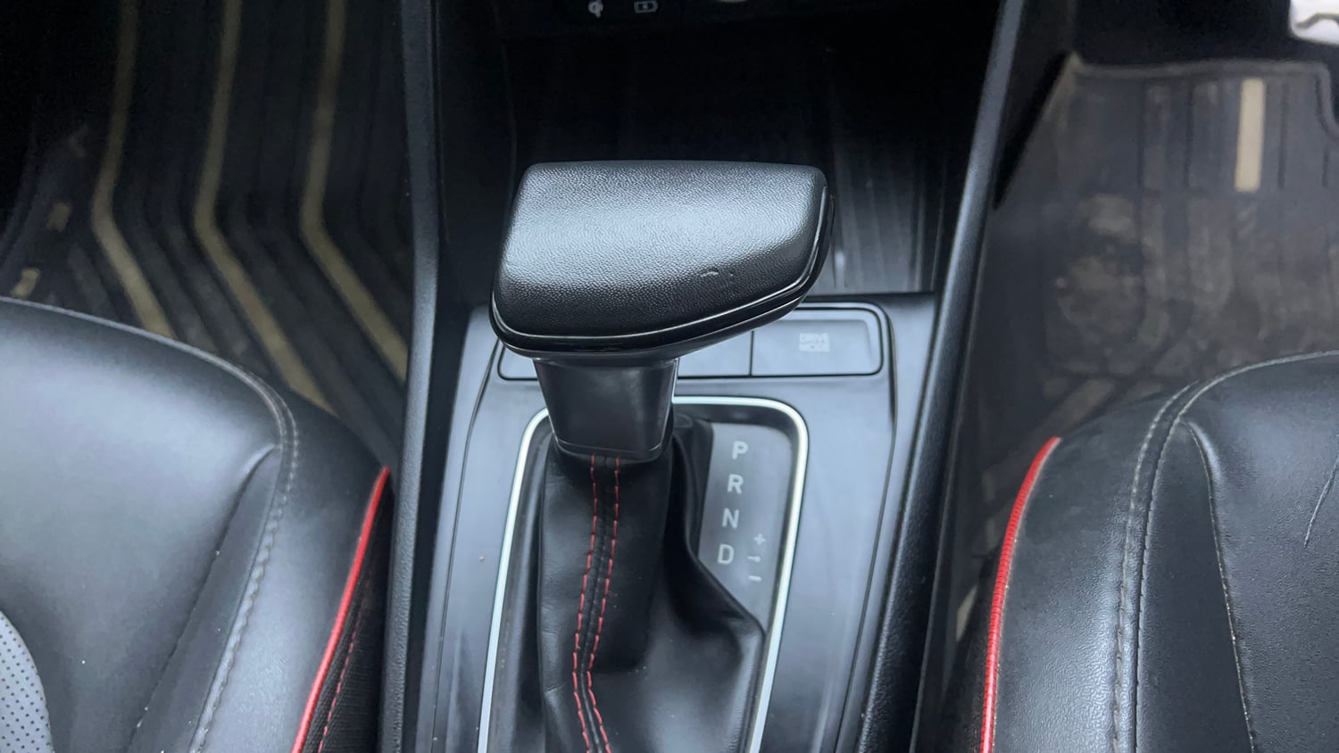 Used 2023 Hyundai Verna SX (O) 1.5 Turbo Petrol DCT Petrol Automatic interior GEAR  KNOB VIEW
