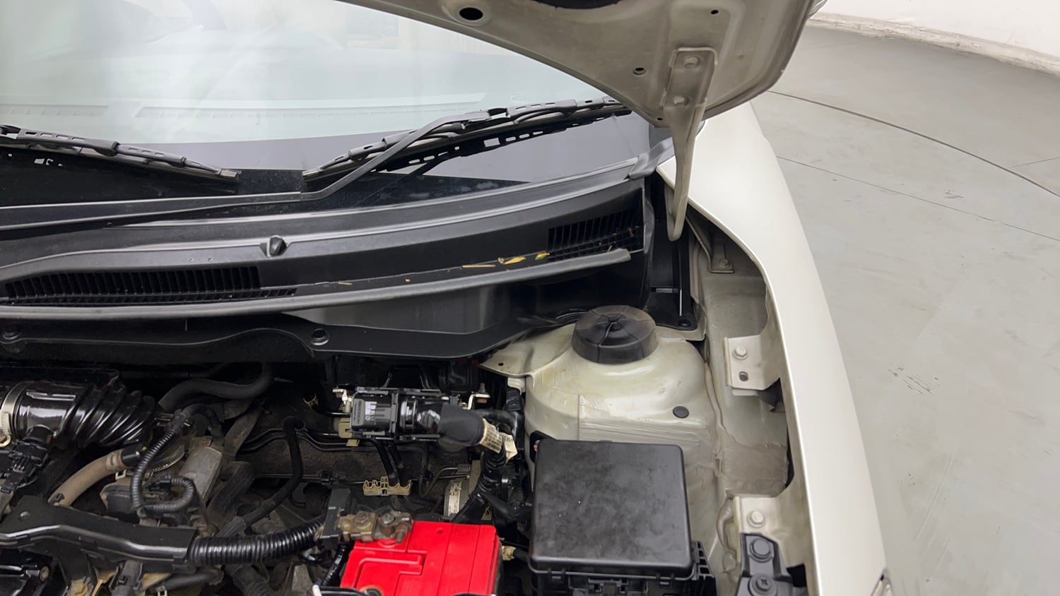 Used 2017 Maruti Suzuki Dzire VXi Petrol Manual engine ENGINE LEFT SIDE HINGE & APRON VIEW
