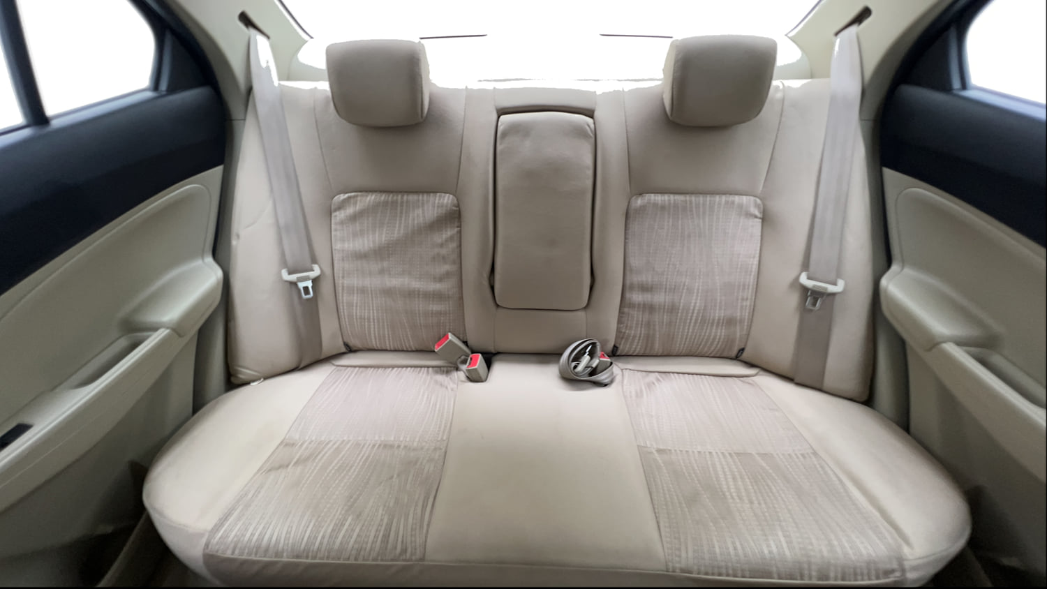 Used 2017 Maruti Suzuki Dzire VXi Petrol Manual interior REAR SEAT CONDITION VIEW