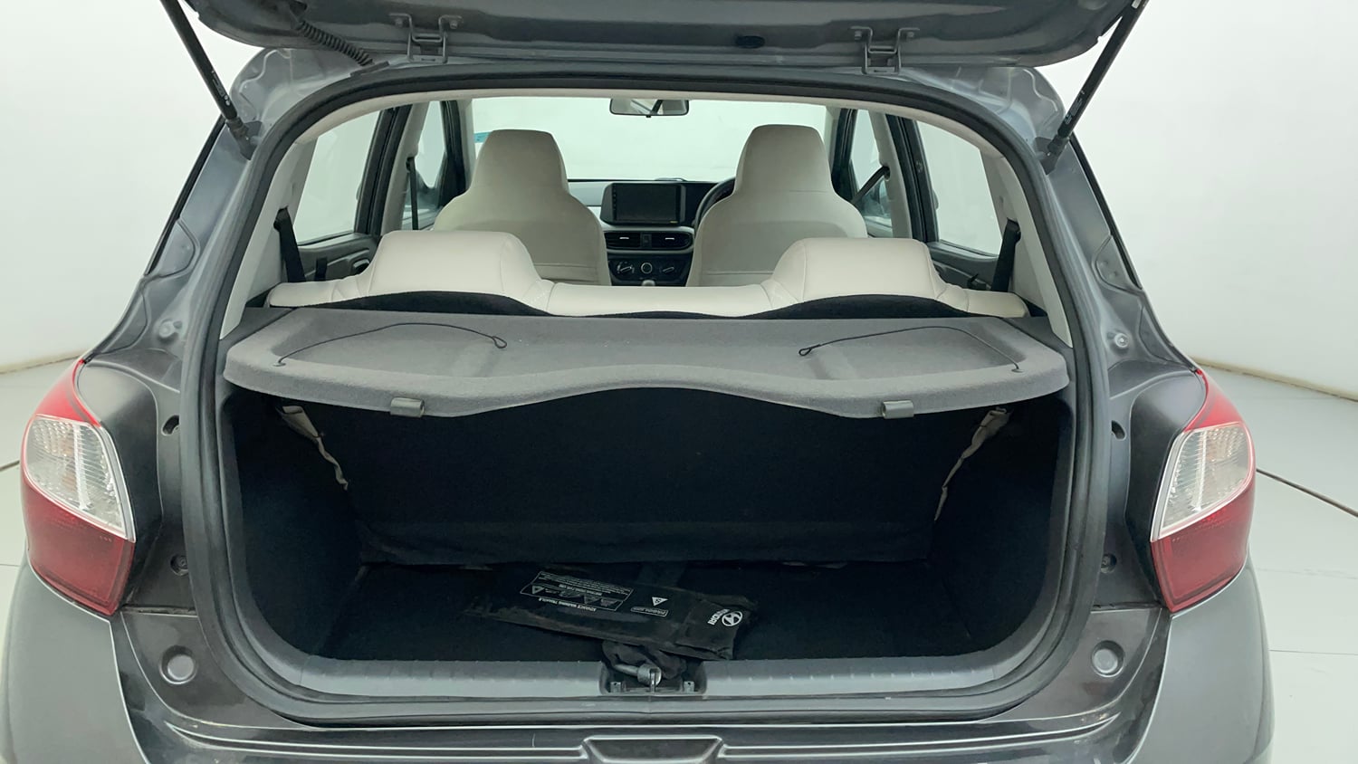 Used 2021 Hyundai Grand i10 Nios Magna 1.2 Kappa VTVT Petrol Manual interior DICKY INSIDE VIEW