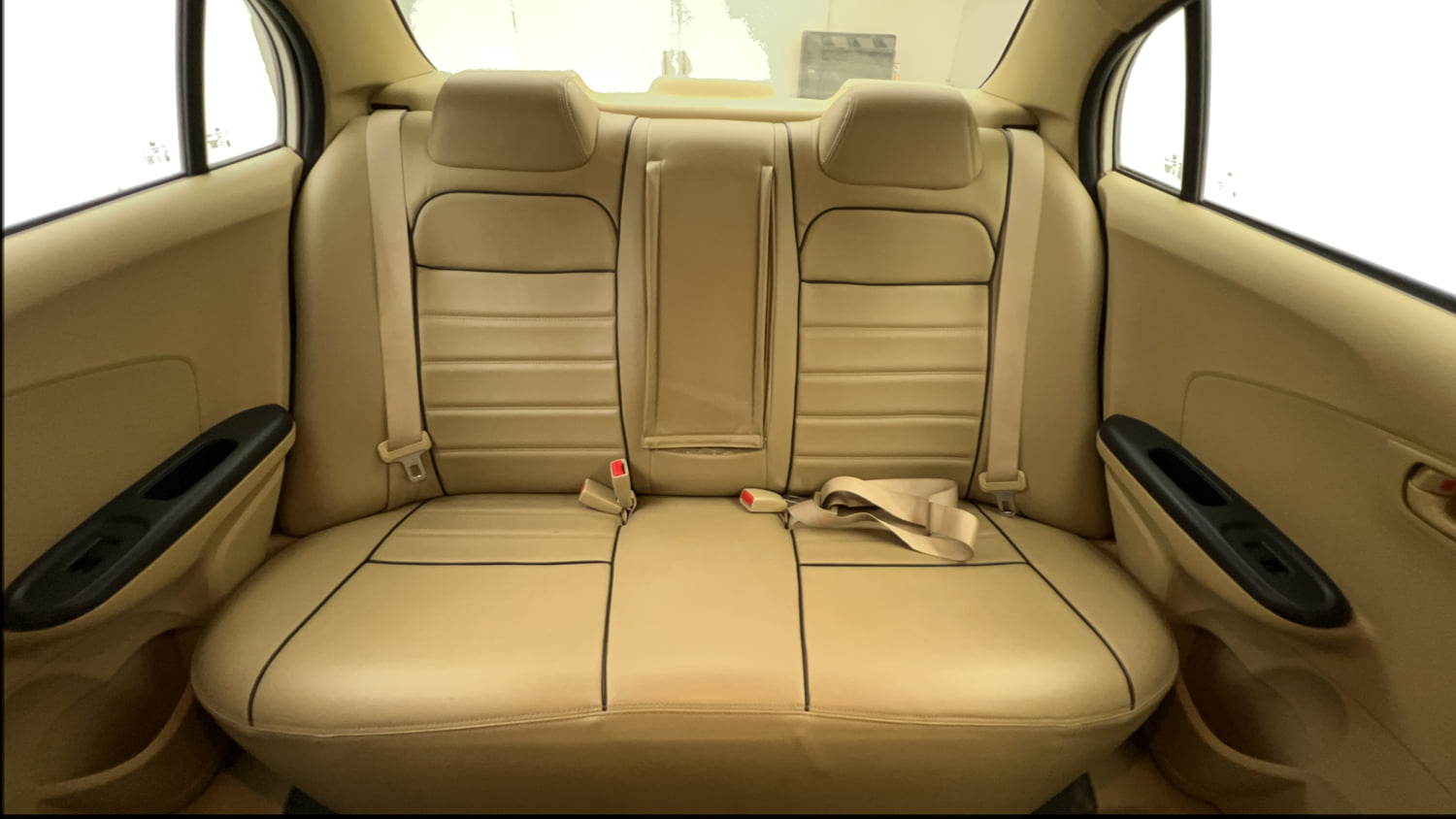 Used 2016 Honda Amaze 1.2 S i-VTEC Petrol Manual interior REAR SEAT CONDITION VIEW