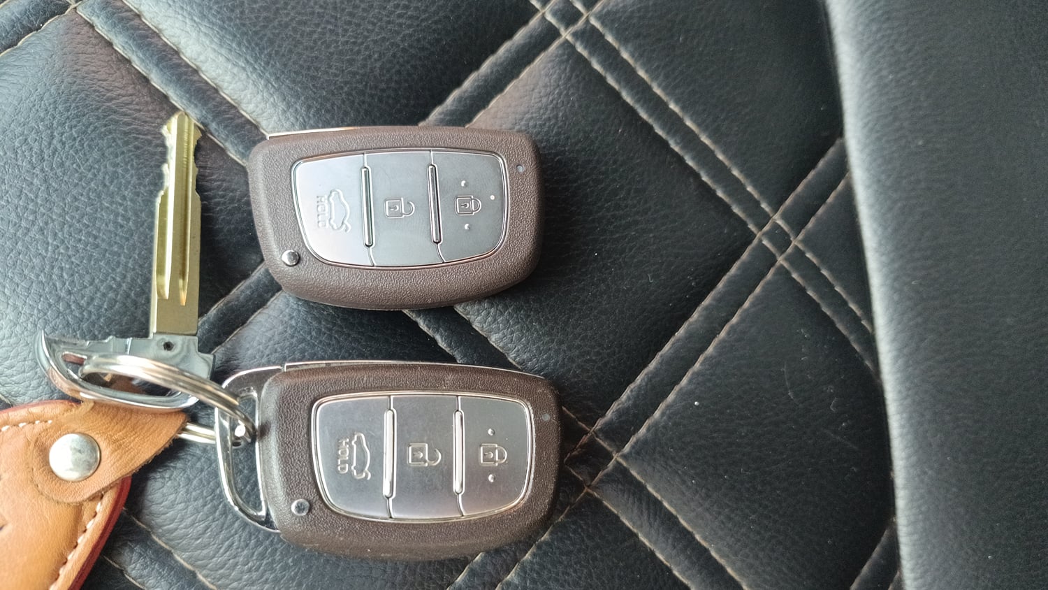 Used 2015 Hyundai Grand i10 Asta AT 1.2 Kappa VTVT Petrol Automatic extra CAR KEY VIEW