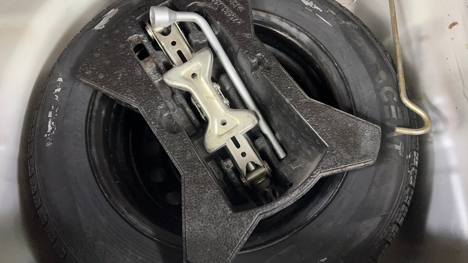 Used 2018 Maruti Suzuki Celerio ZXi AMT Petrol Automatic tyres SPARE TYRE VIEW