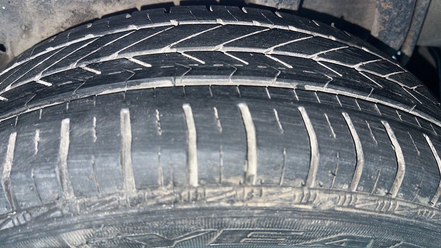 Used 2014 Maruti Suzuki Celerio VXi Petrol Manual tyres LEFT REAR TYRE TREAD VIEW