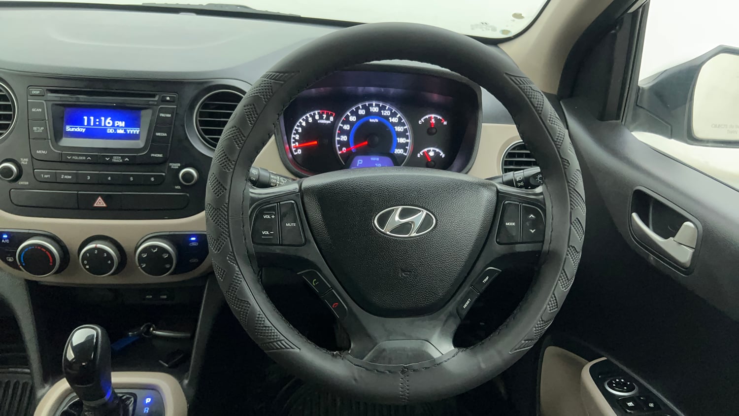Used 2015 Hyundai Grand i10 Asta AT 1.2 Kappa VTVT Petrol Automatic interior STEERING VIEW