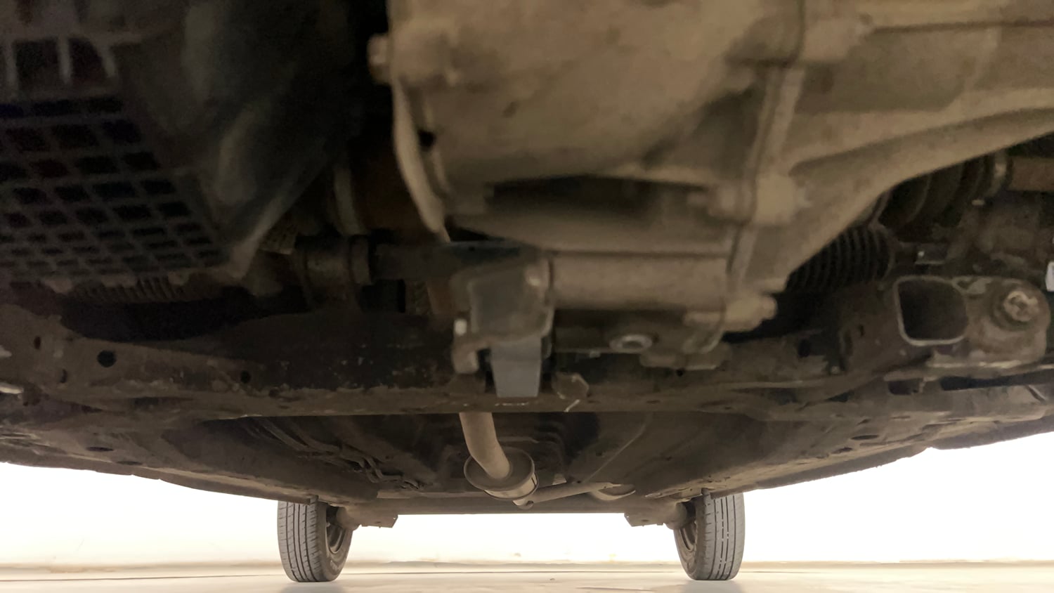 Used 2016 Renault Kwid RXT Petrol Manual extra FRONT LEFT UNDERBODY VIEW