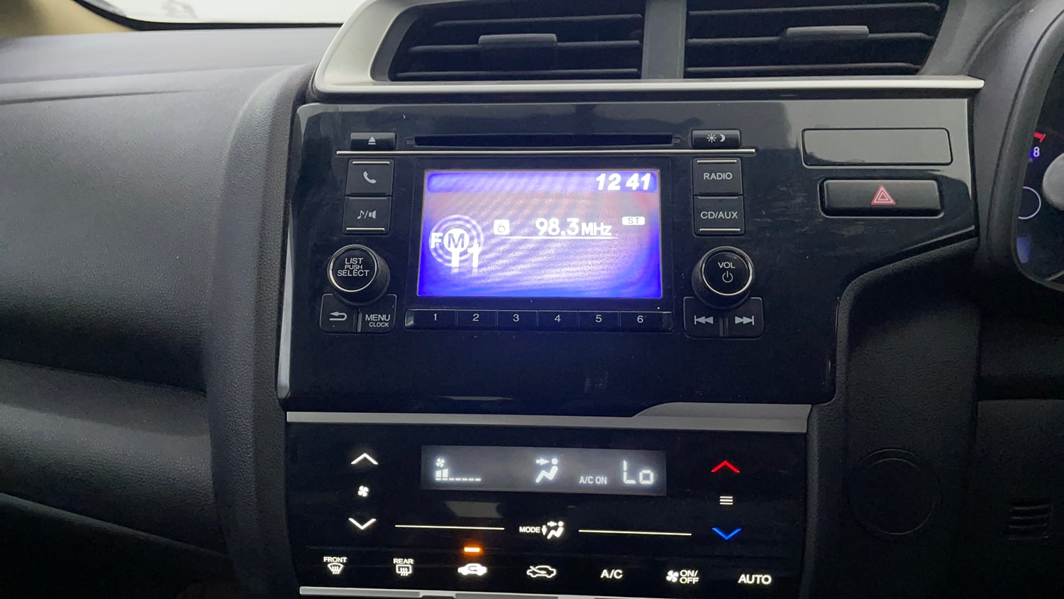 Used 2017 Honda Jazz V AT Petrol Petrol Automatic interior MUSIC SYSTEM & AC CONTROL VIEW