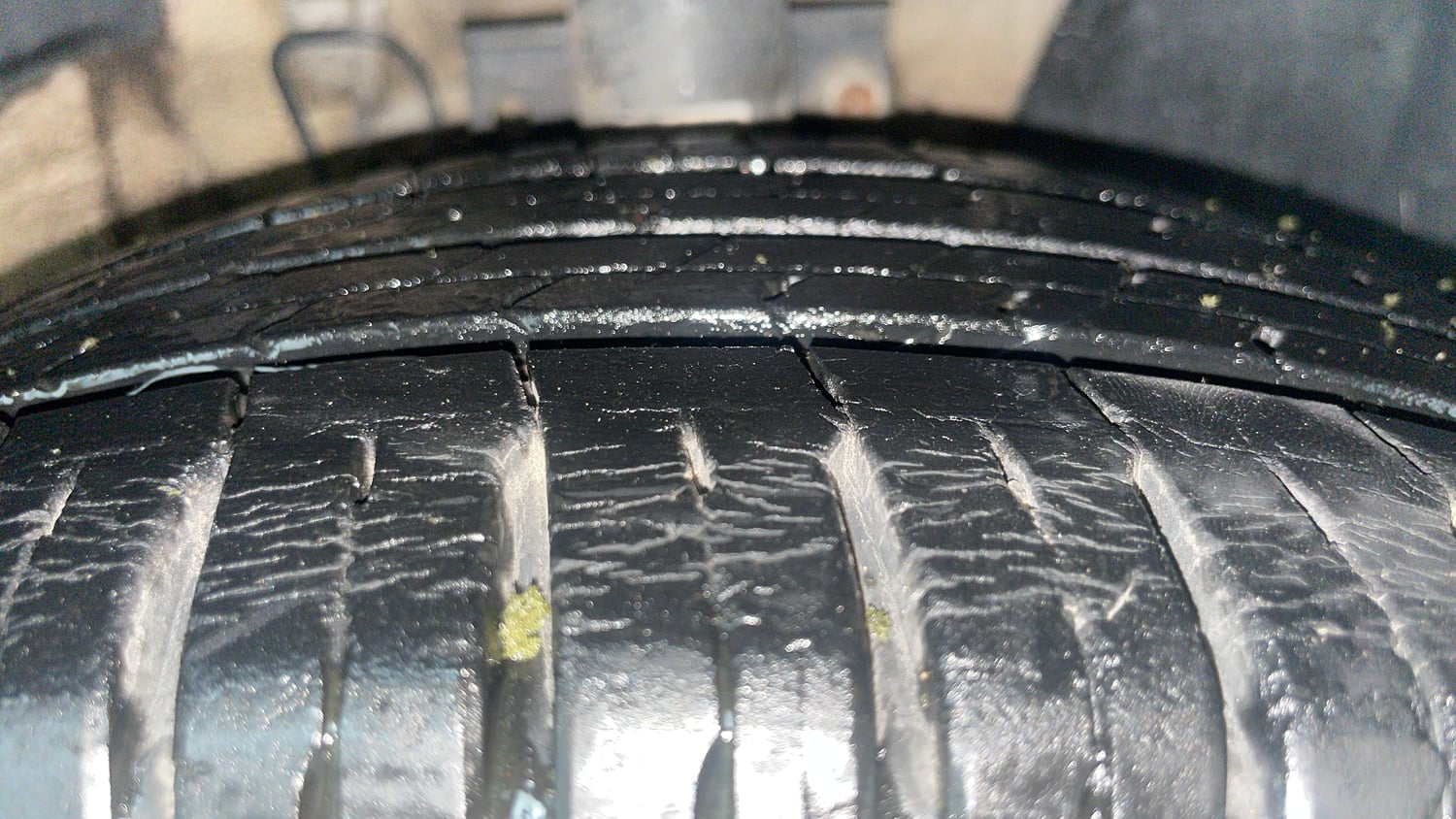 Used 2015 Skoda Rapid 1.6 MPI Elegance Petrol Manual tyres RIGHT FRONT TYRE TREAD VIEW