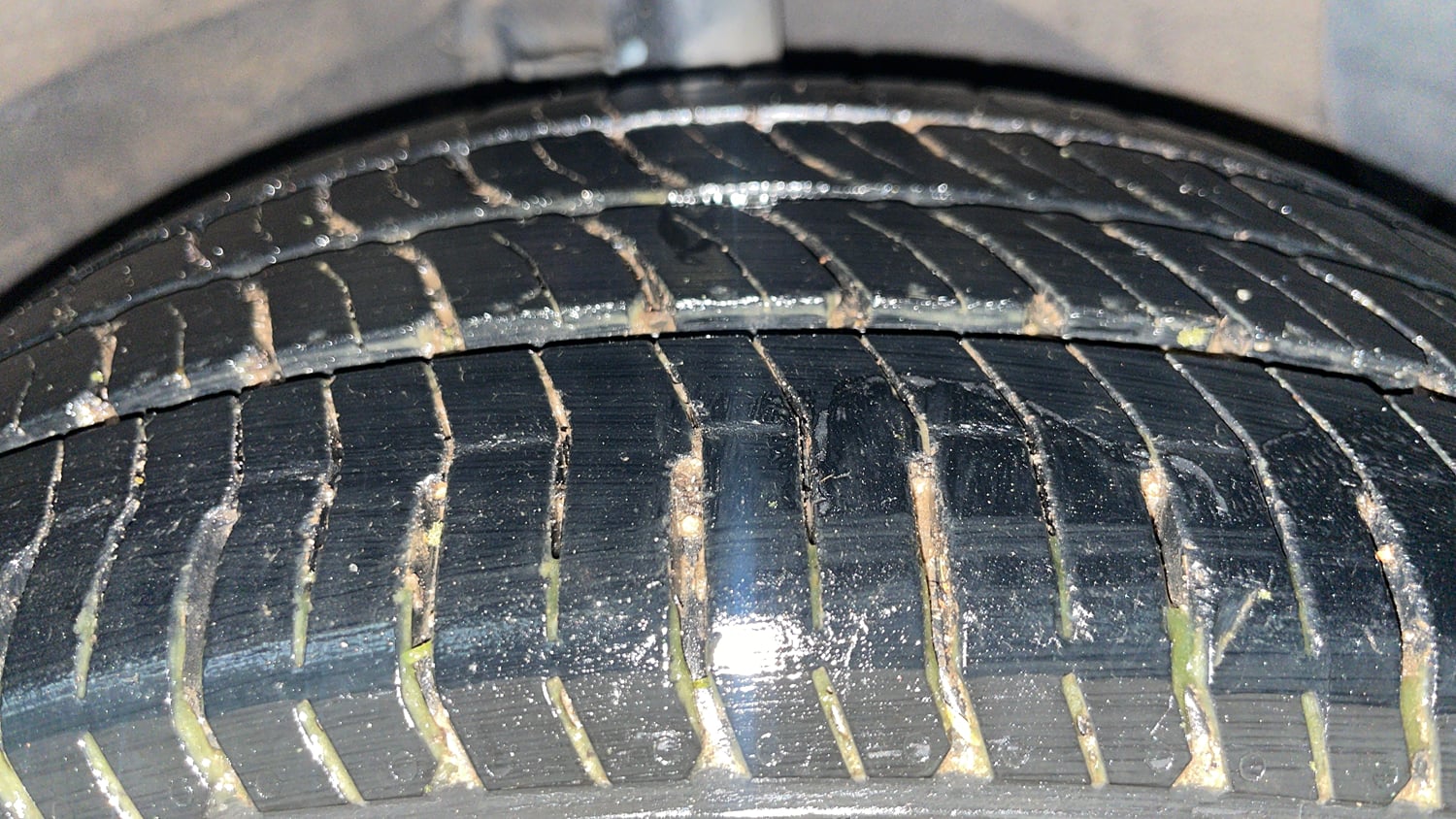 Used 2017 Hyundai Grand i10 Sportz (O) 1.2 Kappa VTVT Petrol Manual tyres RIGHT FRONT TYRE TREAD VIEW