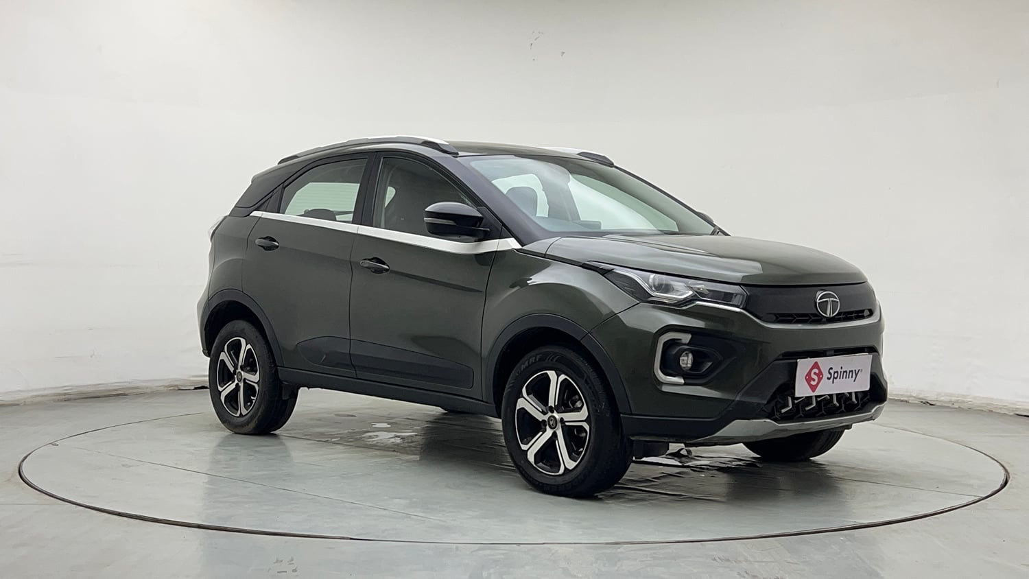Used 2021 Tata Nexon XZA Plus Diesel Diesel Automatic exterior RIGHT FRONT CORNER VIEW