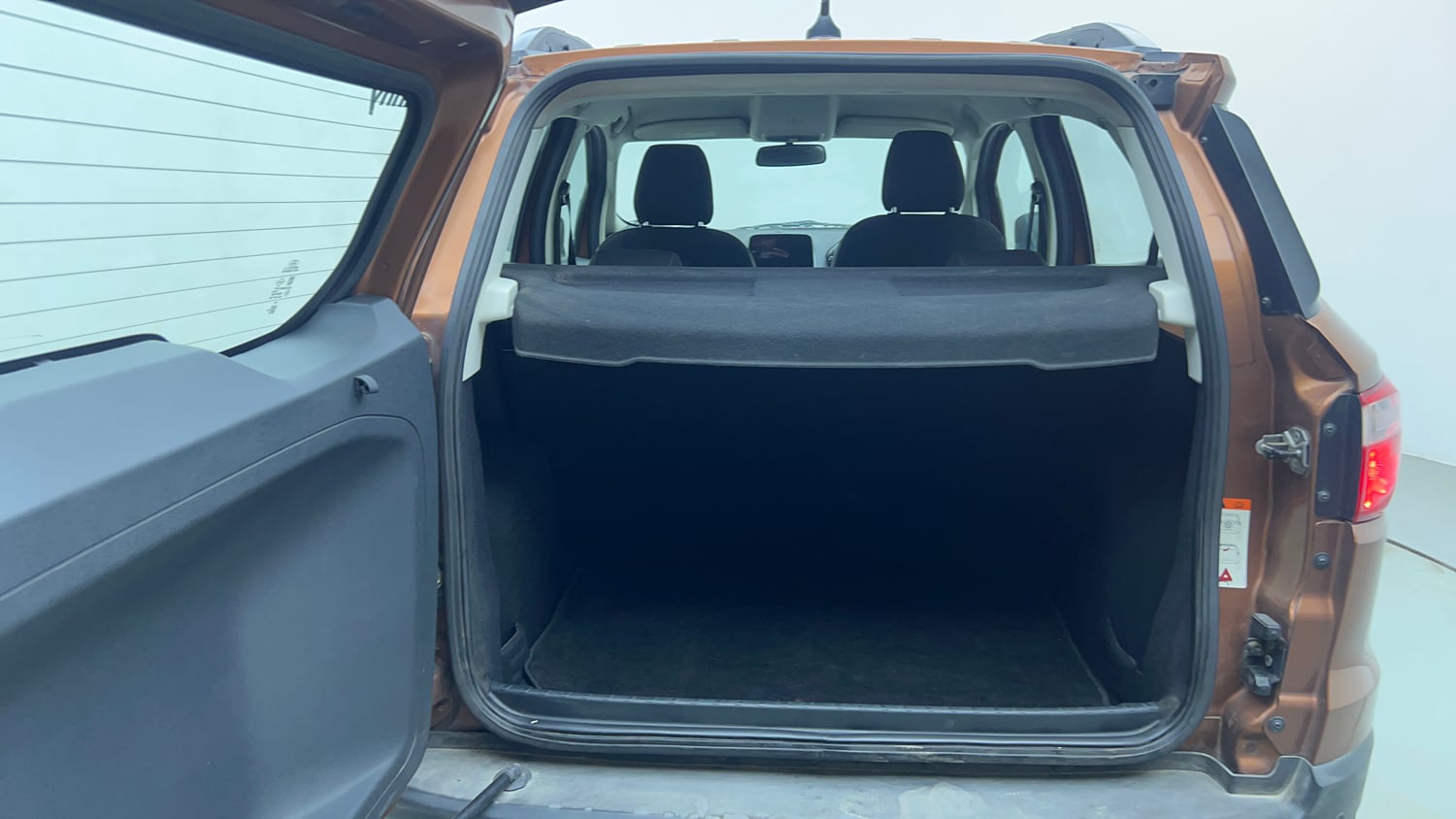 Used 2018 Ford EcoSport Trend + 1.5L Ti-VCT AT Petrol Automatic interior DICKY INSIDE VIEW
