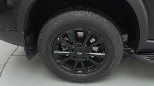 Used 2025 Mahindra Scorpio N Z8 Petrol MT 7 STR Petrol Manual tyres RIGHT REAR TYRE RIM VIEW