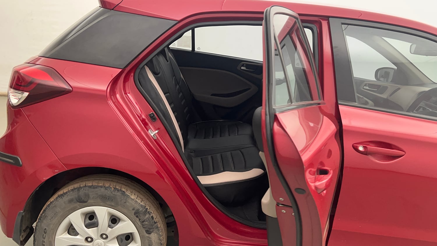 Used 2015 Hyundai Elite i20 Magna 1.2 Petrol Manual interior RIGHT SIDE REAR DOOR CABIN VIEW