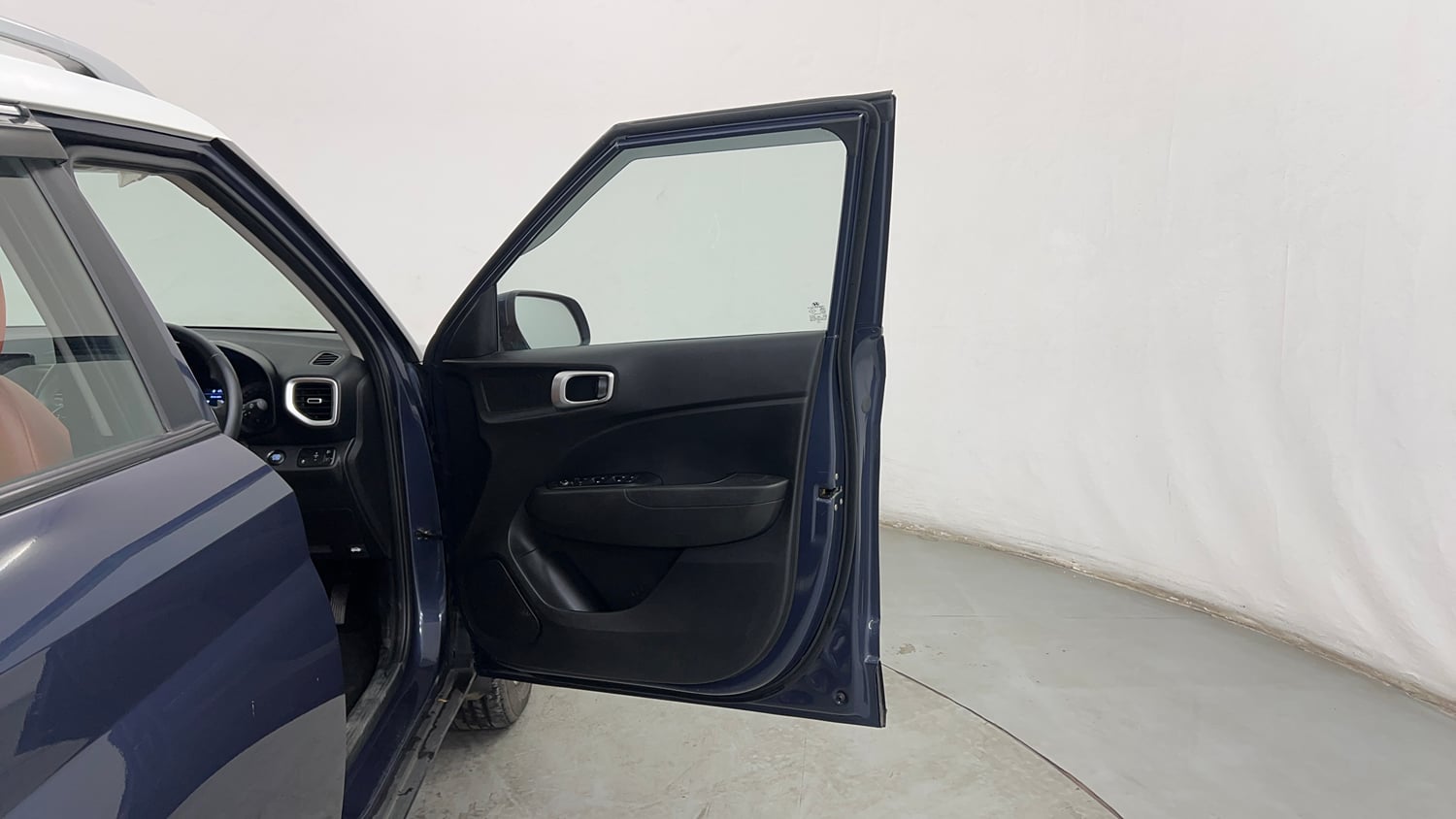 Used 2021 Hyundai Venue SX Plus 1.0 Turbo DCT Petrol Automatic interior RIGHT FRONT DOOR OPEN VIEW