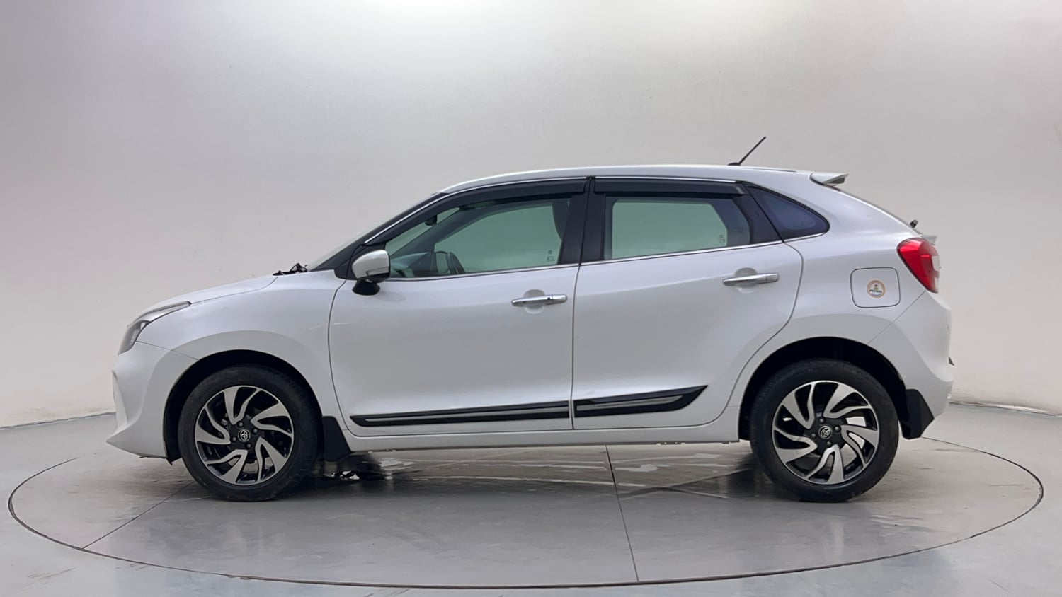 Used 2021 Toyota Glanza V CVT Petrol Automatic exterior LEFT SIDE VIEW