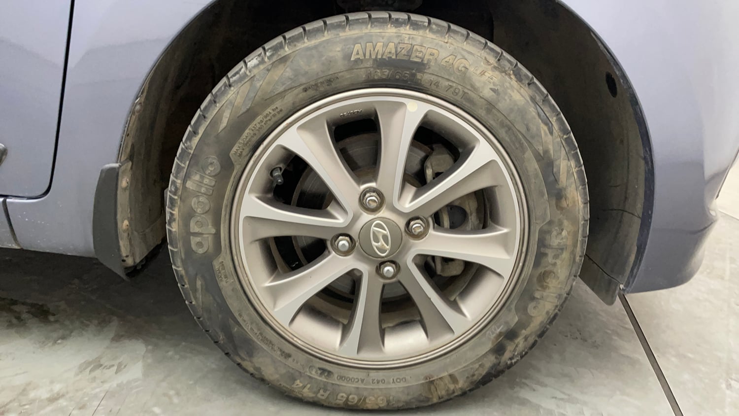 Used 2016 Hyundai Grand i10 Asta 1.2 Kappa VTVT Petrol Manual tyres RIGHT FRONT TYRE RIM VIEW