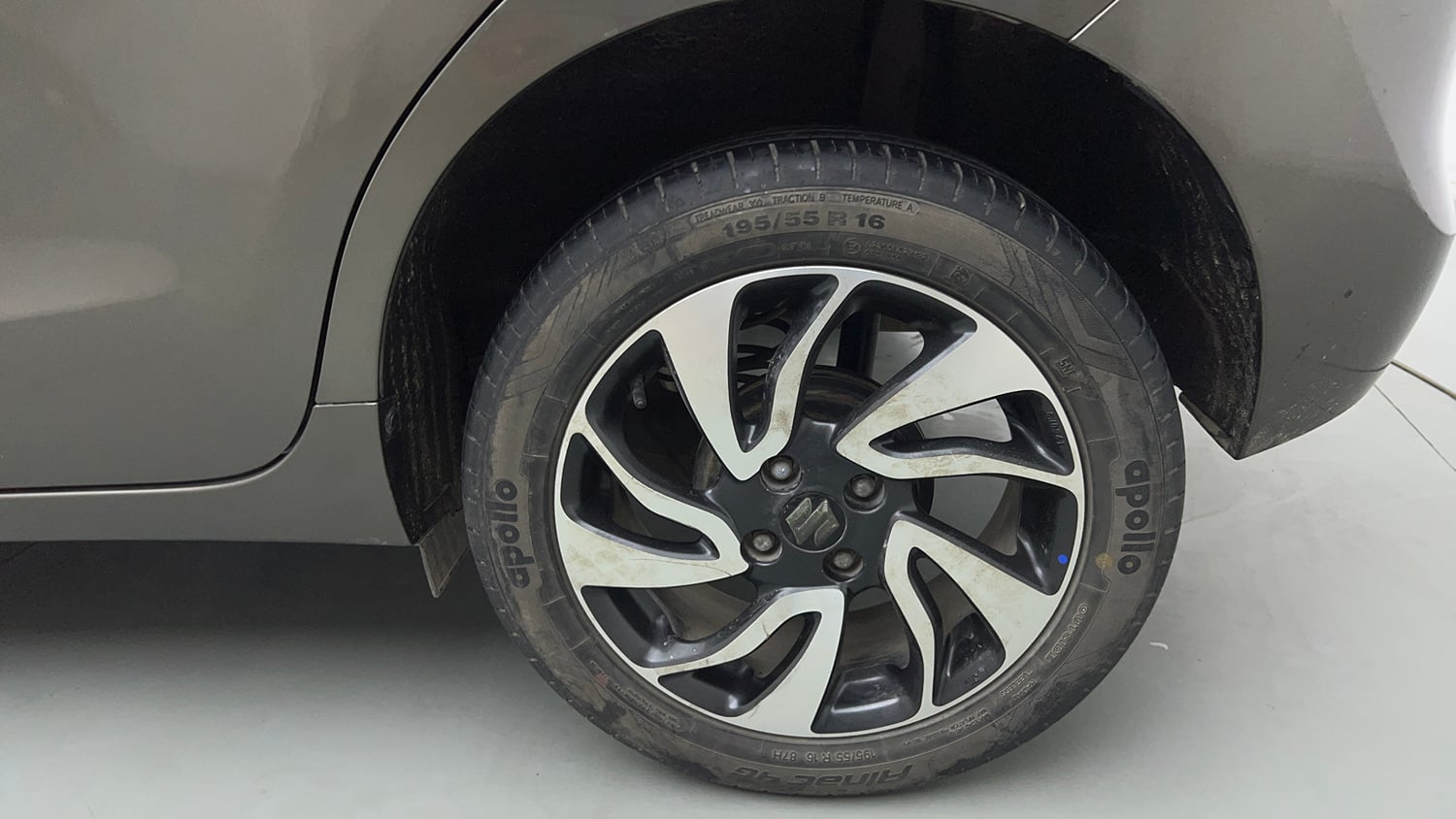 Used 2021 Maruti Suzuki Baleno Zeta Petrol Manual tyres LEFT REAR TYRE RIM VIEW