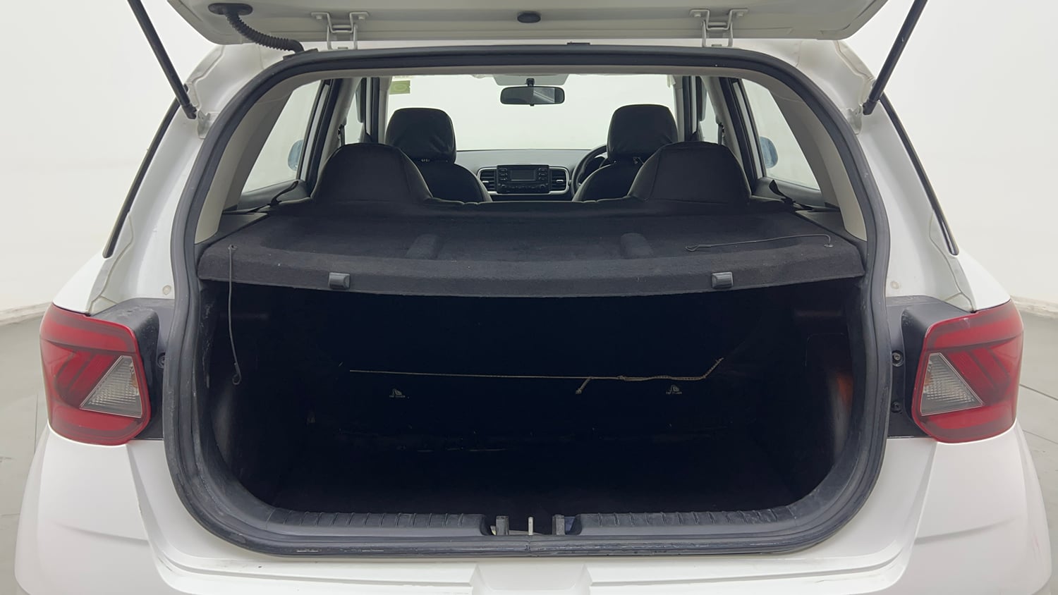 Used 2022 Hyundai Venue S 1.2 Petrol Petrol Manual interior DICKY INSIDE VIEW
