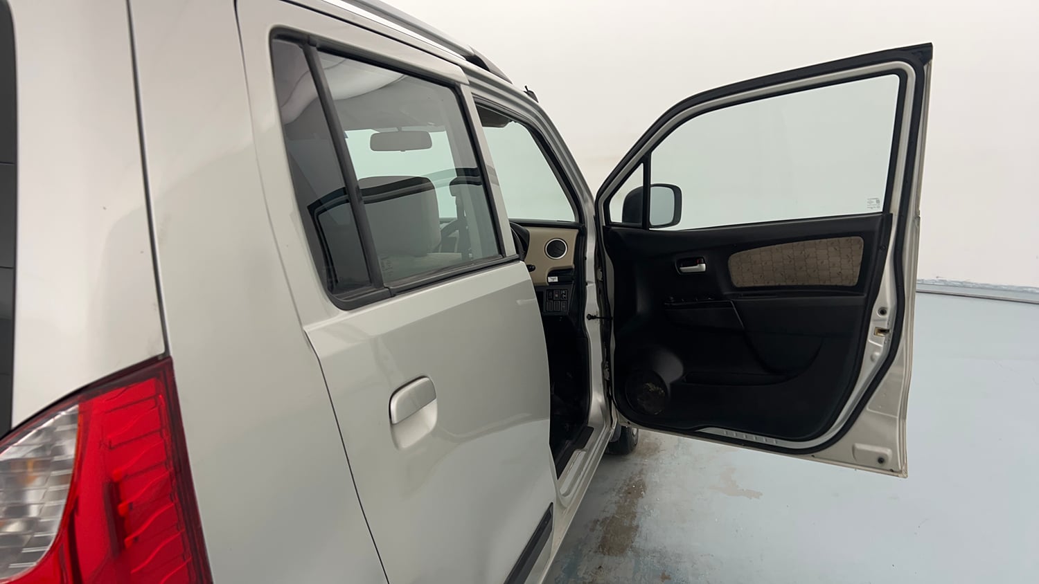 Used 2017 Maruti Suzuki Wagon R 1.0 VXI AMT Petrol Automatic interior RIGHT FRONT DOOR OPEN VIEW