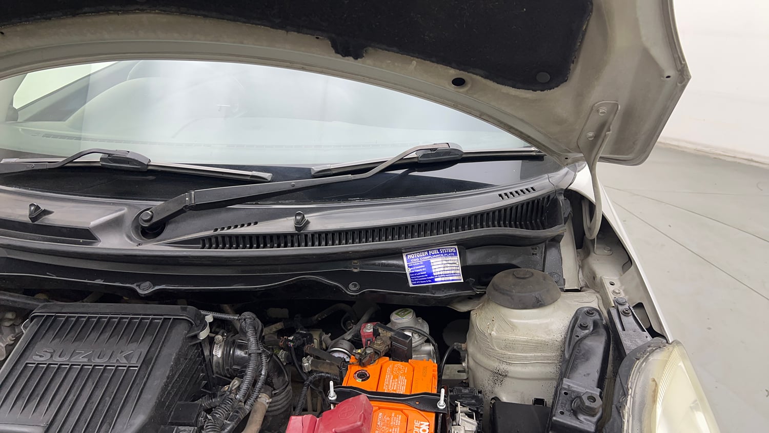 Used 2015 Maruti Suzuki Swift VXi Petrol Manual engine ENGINE LEFT SIDE HINGE & APRON VIEW