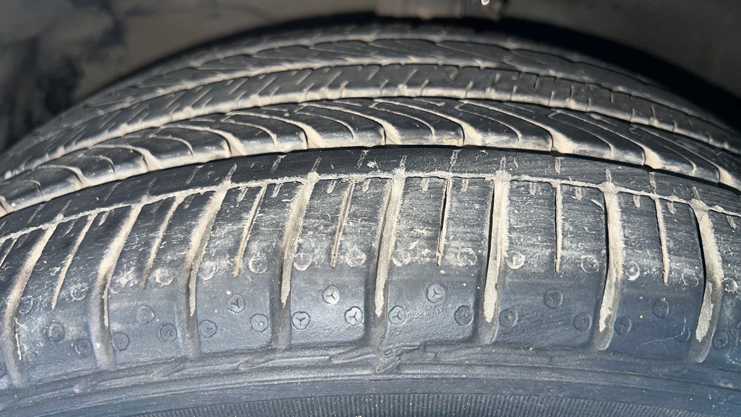Used 2016 Maruti Suzuki Ciaz ZXI+ AT Petrol Automatic tyres LEFT FRONT TYRE TREAD VIEW