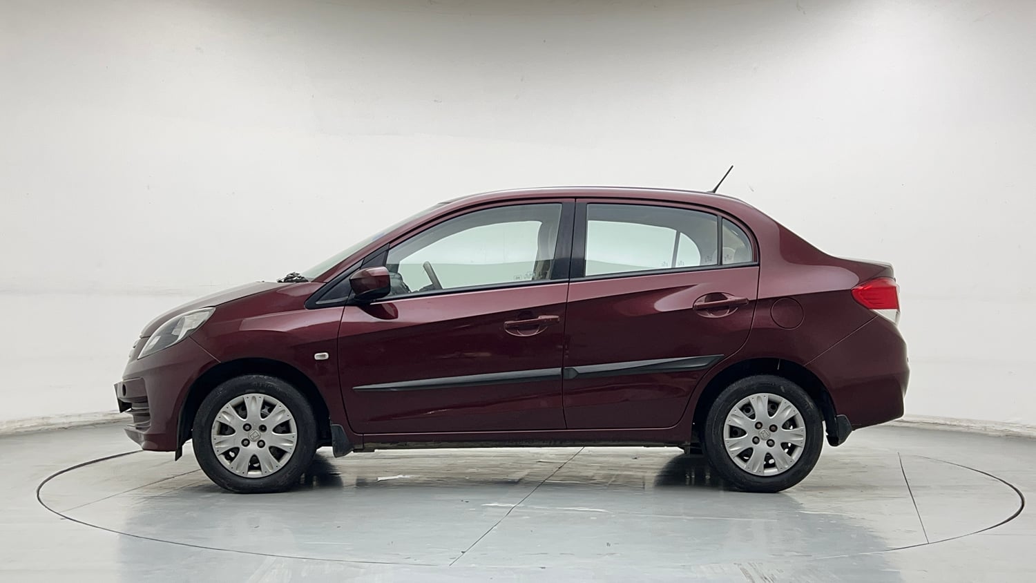 Used 2013 Honda Amaze 1.2 S i-VTEC Petrol Manual exterior LEFT SIDE VIEW