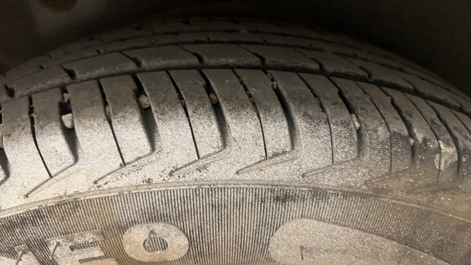 Used 2014 Hyundai i10 Sportz 1.1 iRDE2 Petrol Manual tyres RIGHT REAR TYRE TREAD VIEW